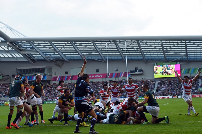2015 Rugby World Cup Leach Michael scores a try in the first half Leitch Michael Michael Leitch  JPN , SEPTEMBER 19, 2015   Rugby : Michael Leitch scores their first try during the 2015 Rugby World Cup Pool B match between South Africa and Japan at Brighton Community Stadium in Brighton, England.