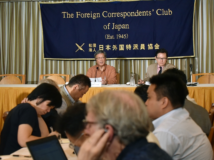 Okinawa Governor Okinawan Governor Onaga held a press conference on the Futenma base relocation plan. September 24, 2015, Tokyo, Japan   Gov. Takeshi Onaga of Okinawa prefecture speaks during a news conference at the Foreign Correspondents  The governor, opposing the planned relocation of U.S. Marine Corps Air Station Futenma, gave a speech at a meeting of the U.N. Human Rights Commission on September 21 to drum up support for his opposition to relocate the military facility in the  Photo by Natsuki Sakai AFLO  AYF  mis 