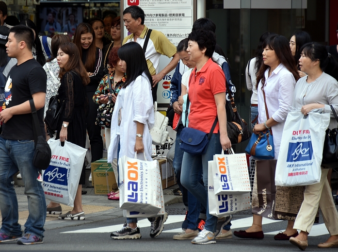 Chinese  Bakuhatsu Tours Visiting Japan for the National Day holiday October 4, 2015, Tokyo, Japan   Chinese tourists on shopping spree continue to flood Japan during China s National Day holidays with many of them visiting Tokyo s Akihabara shopping district on Sunday, October 4, 2015. According to Japan Tourism Marketing Co, the estimated According to Japan Tourism Marketing Co, the estimated number of travelers to Japan from China in July 2015 reached 576,900 people, 105.1  more from the previous year.  Photo by Natsuki Sakai AFLO  AYF  mis 