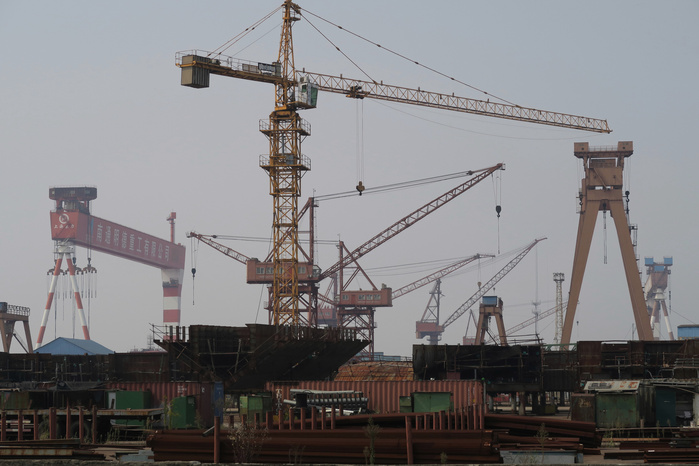  Close UP 2015  China s Slowdown Unabated The factory of shipbuilding company Mingde Heavy Industries, which went bankrupt in July this year and has disappeared from sight, in Nantong, Jiangsu Province, October 16, 2015  photo by Shinpei Ide.