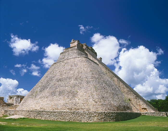 Ushmar, Mexico Pyramid of the Wizard