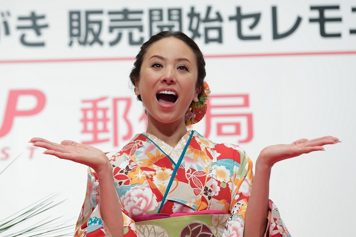  Caution New Year s postcards with New Year s gift Now on sale nationwide Model Angelica Michibata attends the Japan Post s event to launch the sale of the postcards in Tokyo, Japan on October 30, 2015. Post offices nationwide have started selling  Nengajo , New Year postcards for 2016.  Photo by AFLO 