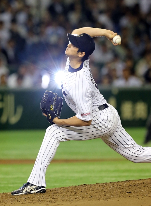 World Baseball Premier 12 Semifinals Shohei Otani  JPN , NOVEMBER 19, 2015   Baseball : Premier 12 Semifinal between Japan and South Korea Shohei Otani throws a strong pitch while being bathed in the strobe light of the audience. November 19, 015 Photograph date November 19, 2015 Location Tokyo Dome