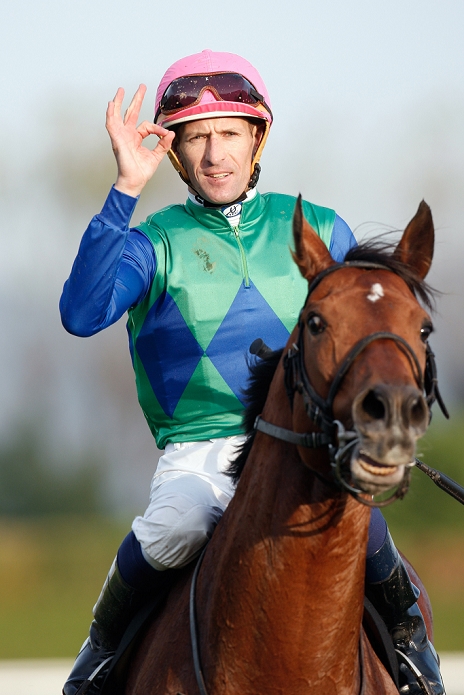 2015 Andromeda Stakes Bowman s first win on his first JRA ride Tosen Reve  Hugh Bowman , NOVEMBER 21, 2015   Horse Racing : Jockey Hugh Bowman riding Tosen Reve celebrates after winning the Andromeda Stakes at Kyoto Racecourse in Kyoto, Japan.