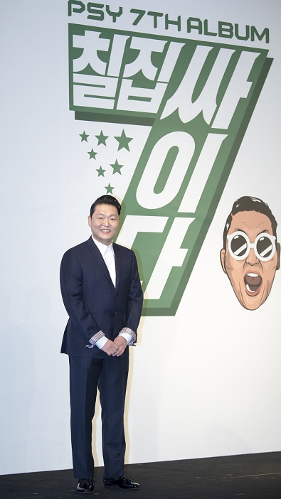 Psy PSY, Nov 30, 2015 : South Korean singer PSY attends a press conference about his new 7th album in Seoul, South Korea. Psy s 7th album has nine tracks with Psy s 7th album has nine tracks with two leading tunes,  Napal Baji  Bellbottoms   and  Daddy . International artists such as will.i.am, Ed Sheeran and Zion T are featured as guest performers in the album. Psy PSY, Nov 30, 2015 : South Korean singer PSY attends a press conference about his new 7th album in Seoul, South Korea. Psy s 7th album has nine tracks with Psy s 7th album has nine tracks with two leading tunes,  Napal Baji  Bellbottoms   and  Daddy . International artists such as will.i.am, Ed Sheeran and Zion T are featured as guest performers in the album.