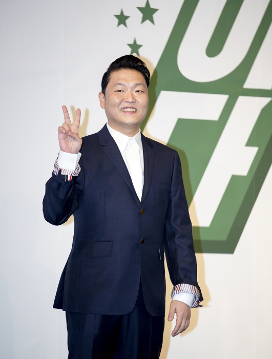    Psy PSY, Nov 30, 2015 : South Korean singer PSY attends a press conference about his new 7th album in Seoul, South Korea. Psy s 7th album has nine tracks with Psy s 7th album has nine tracks with two leading tunes,  Napal Baji  Bellbottoms   and  Daddy . International artists such as will.i.am, Ed Sheeran and Zion T are featured as guest performers in the album.