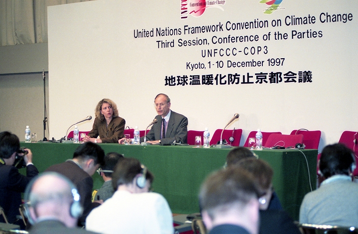 Kyoto Conference on Global Warming Prevention  December 9, 1997  December 9, 1997, Kyoto, Japan   Stuart Eizensat, U.S. chief negotiator at the United Nations Climate Change Conferences  COP 3 , holds a news conference in Kyoto, western Japan. At the COP 3, developing countries agreed to specific targets for cutting their emission of greenhouse gases while industriallized countries agreed to commit to an overall reeuction of emission to 5.2  below 1990 levels for the period 2008 2012.  Photo by Natsuki Sakai AFLO  AYF  mis 