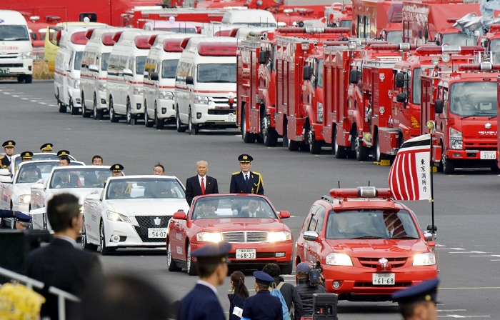 Tokyo Fire Department  New Year s Ceremony 2,700 firefighters and others participated January 6, 2016, Tokyo, Japan   A fleet of 140 fire engines and fireboats, and 2,700 people participate in an annual New Year s review of the Tokyo Fire Department on Wednesday, January 6, 2016.  Photo by Natsuki Sakai AFLO  AYF  mis 