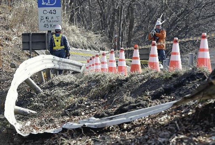 Karuizawa Ski Bus Accident 15 people died The site of the bus accident, where pylons were placed and safety measures were taken  Karuizawa, Nagano Prefecture, 11:02 a.m., March 17 .