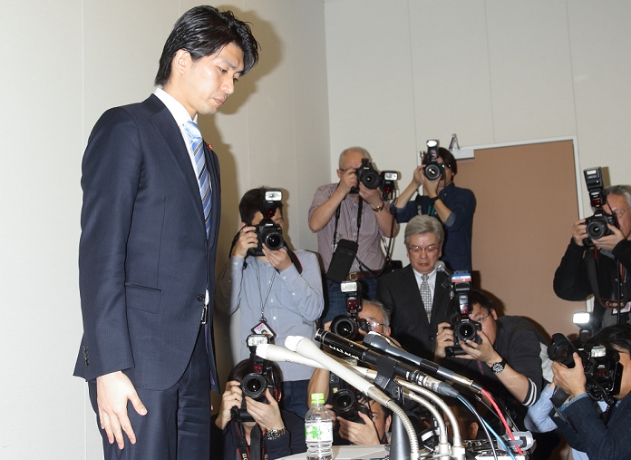 Kensuke Miyazaki, who is suspected of adultery Announced his resignation from the Diet Liberal Democratic Party  LDP  lawmaker Kensuke Miyazaki speaks out his resignation from Diet during a press conference at the House of Representatives hall in Tokyo, Japan on February 12, 2016.  Photo by Motoo Naka AFLO 