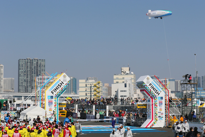 Tokyo Marathon 2016 Secom Unmanned Airship Airship, Airship FEBRUARY 28, 2016   Marathon :. Tokyo Marathon 2016 Marathon : Tokyo Marathon 2016 in Tokyo, Japan.  Photo by YUTAKA AFLO SPORT 