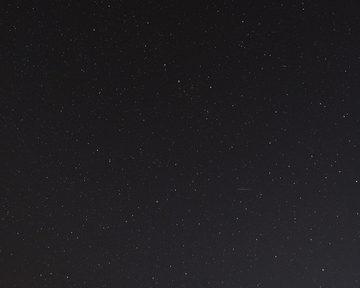 Geminids Meteor Shower from Autumn Leaves in Yamanashi Prefecture