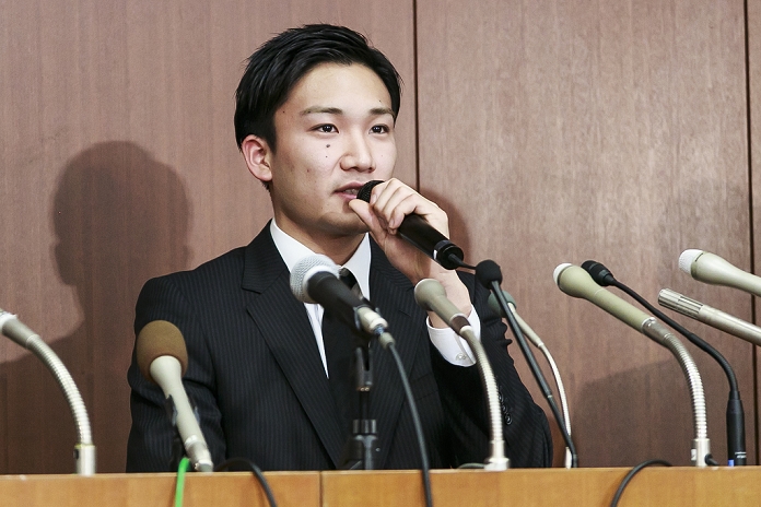 Gambling at illegal casinos Taiko and Momota apologize at press conference Kento Momota, APRIL 8, 2016   Badminton : Japanese badminton player Kento Momota speaks during a news conference on April 8, 2016 in Tokyo, Japan. NTT East badminton team representative, Masayuki Okumoto, said that Keinichi Tago had lost approximately 10 million yen through gambling and had visited an illegal casino 60 times. He also said that world number 2, Kento Momota had lost 500,000 yen. Gambling is illegal in Japan and can carry a prison Gambling is illegal in Japan and can carry a prison sentence and both the badminton stars admitted visiting a yakuza operated casino. The two have yet to be sanctioned but it is expected they won t make the trip to Brazil. Marin AFLO 