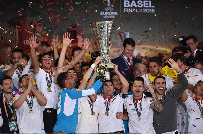 UEFA Europa League Sevilla 3 consecutive championships Sevilla team group, MAY 18, 2016   Football   Soccer : Jose Antonio Reyes of Sevilla celebrates with the trophy after winning the UEFA Europa League Final match between Liverpool 1 3 Sevilla FC at St. Jakob Park in Basel, Switzerland.  Photo by AFLO 