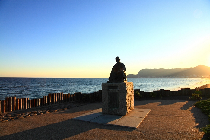 Statue of Ishikawa Takuboku and Mount Hakodate Sunset