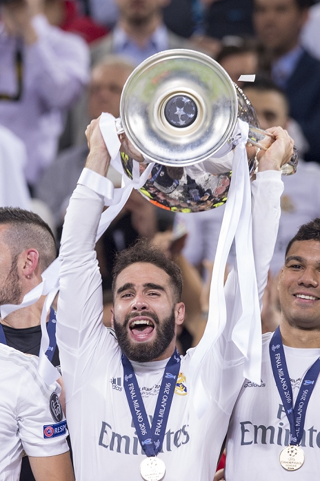 UEFA Champions League Final Real wins 11th title in two years Daniel Carvajal  Real , MAY 28, 2016   Football   Soccer : Daniel Carvajal of Real Madrid holds up the trophy after winning the penalty shoot out during the UEFA Champions League final match between Real Madrid 1 5 3 1 Atletico de Madrid at Stadio Giuseppe Meazza San Siro in Milan, Italy.  Photo by aicfoto AFLO 