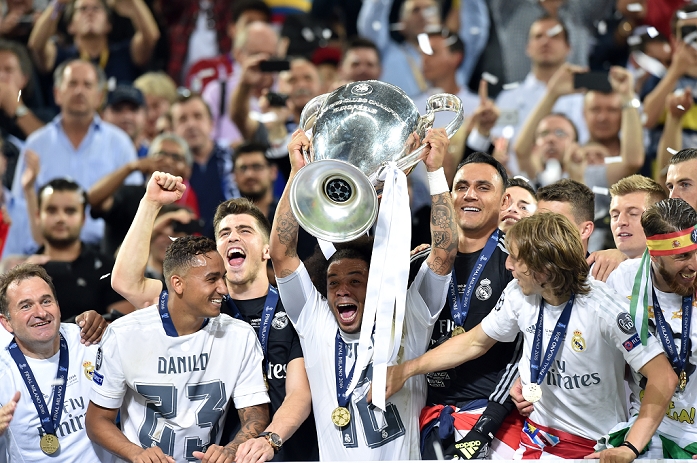 UEFA Champions League Final Real wins 11th title in two years Marcelo  Real , MAY 28, 2016   Football   Soccer : Marcelo of Real Madrid holds up the trophy after winning the penalty shoot out during the UEFA Champions League final match between Real Madrid 1 5 3 1 Atletico de Madrid at Stadio Giuseppe Meazza San Siro in Milan, Italy.  Photo by aicfoto AFLO 