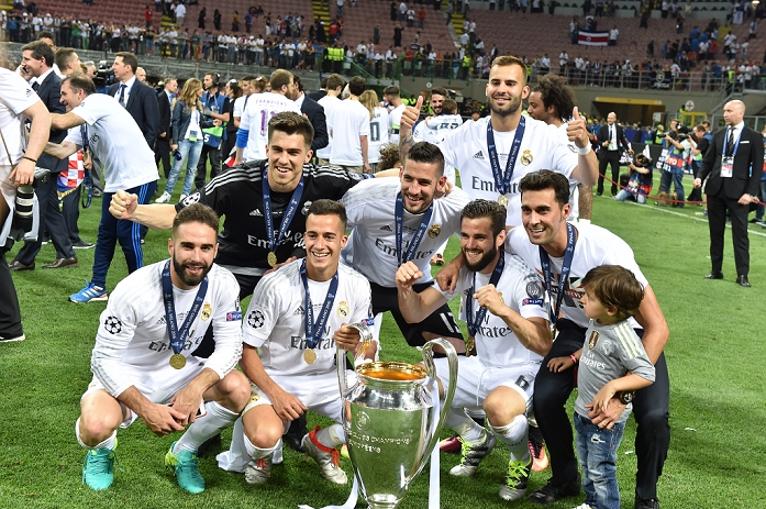 UEFA Champions League Final Real wins 11th title in two years Real Madrid team group, MAY 28, 2016   Football   Soccer : Players of Real Madrid celebrate with the trophy after winning the penalty shoot out during the UEFA Champions League final match between Real Madrid 1 5 3 1 Atletico de Madrid at Stadio Giuseppe Meazza San Siro in Milan, Italy.  Photo by aicfoto AFLO 