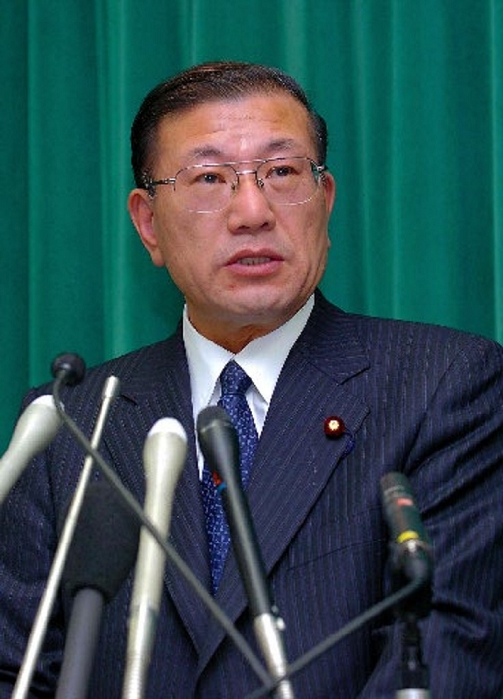 Mitsuhiro Miyakoshi Vice Minister Mitsuhiro Miyakoshi of the Ministry of Agriculture, Forestry and Fisheries holds a press conference on the outline of the BSE task force after its meeting.  Photo taken December 12, 2005, at the Ministry of Agriculture, Forestry and Fisheries 