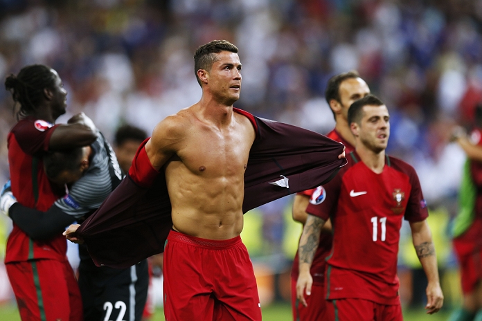 Euro 2016. Portugal wins first place Cristiano Ronaldo  POR , JULY 10, 2016   Football   Soccer : Cristiano Ronaldo of Portugal celebrates after winning the UEFA EURO 2016 Final match between Portugal 1 0 France at Stade de France in Saint Denis, France.  Photo by D.Nakashima AFLO 