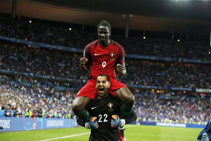 Euro 2016 Final. Portugal wins for the first time  B T  Eduardo, Eder  POR , JULY 10, 2016   Football   Soccer : Eduardo and Eder celebrate after winning UEFA EURO 2016 final match between Portugal 1 0 France at the Stade de France in Saint Denis, France.  Photo by Mutsu Kawamori AFLO   3604 