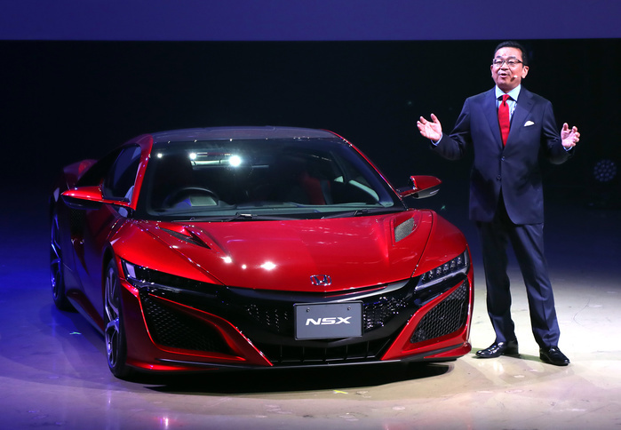 Honda Unveils the All New NSX Revival with HV after 10 years August 25, 2016, Tokyo, Japan   Japanese automobile giant Honda Motor president Takahiro Hachigo introduces the company s sports car  NSX , fully redesigned for the first time in 26 years in Tokyo on Thursday, August 25, 2016. The NSX, which has 3.5 litter turbo charged engine with three motors hybrid system, will go on sale here next February.     Photo by Yoshio Tsunoda AFLO  LWX  ytd 