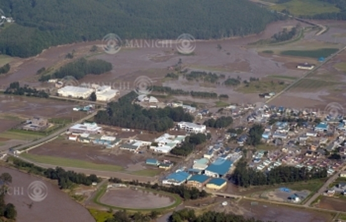 Typhoon No. 10 damage, rivers overflowed, flooded residential areas   Minami Furano Town, Hokkaido, Japan A residential area flooded by a river after heavy rains from Typhoon No. 10 inundated the area, Minamifurano, Hokkaido, August 2016. Photo by Hiroshi Maruyama taken on August 31 from the head office aircraft  Hope .
