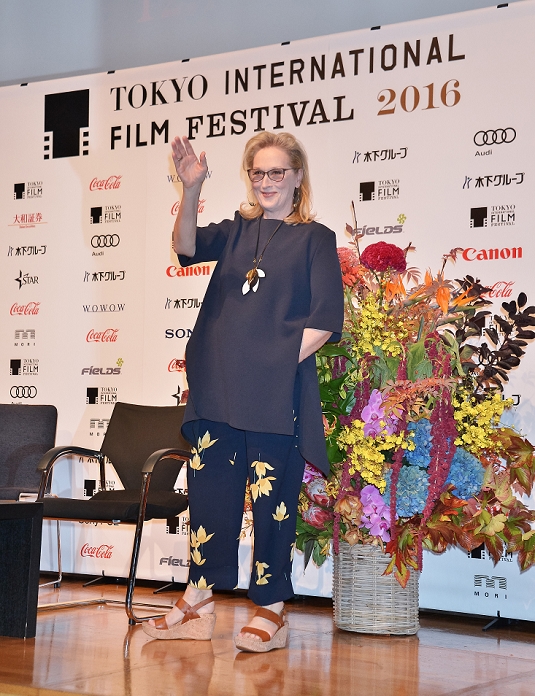 Meryl Streep, during her visit to Japan, appeared at a press conference for her starring film  Madame Florence  Dreaming Together  at the press conference. Meryl Streep, October 24, 2016, Tokyo, Japa : Actress Meryl Streep attends a press conference for  Florence Foster Jenkins  as part of the 29th Tokyo International Film Festival in Tokyo, Japan on October 24, 2016.