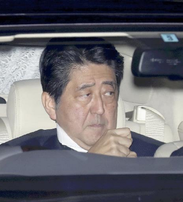 Prince Takahito of Mikasa Died at the age of 100 Prime Minister Abe drives out of the Akasaka Imperial Palace, where the residence of Prince Mikasa is located, at 5:44 p.m. on April 27 in Minato Ward, Tokyo.