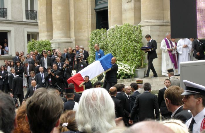 Yves Saint Laurent Funeral service on June 5, 2008 at Eglise Saint-Roch in Paris, France.
Saint Laurent's coffin leaving Saint-Roch Church, Paris.
(Photo by AFLO) [2327].