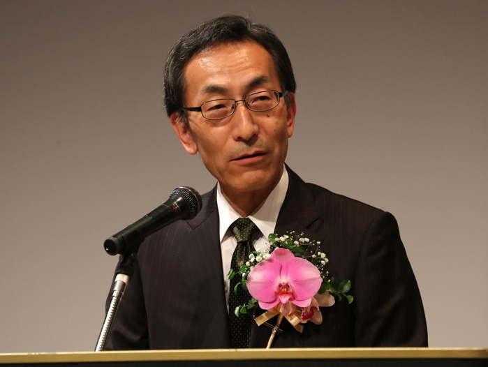 2016  C C Prize . Awarded to Tohoku University Professor Ohno and others November 30, 2016, Tokyo, Japan   Japan s Tohoku University professor Hideo Ohno gives a lecture after he received Japanese electronics giant NEC s C C Prize in Tokyo on Wednesday, November 30, 2016. Ohno have developed the spintronics technology to apply the new types of integrated circuit, power saving spintronic logic integrated circuits enabling to maintain non volatile operation when processing and storing data while its power is off, enabling electronic devices to start instantly and consume zero electricity while in standby mode.    Photo by Yoshio Tsunoda AFLO  LWX  ytd 