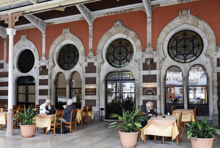Restaurant  Orient Express  at Silkezi Station, Turkey Orient Express Restaurant, historic Sirkeci Train Station, Ottoman art nouveau building, Istanbul, Turkey, Asia. 