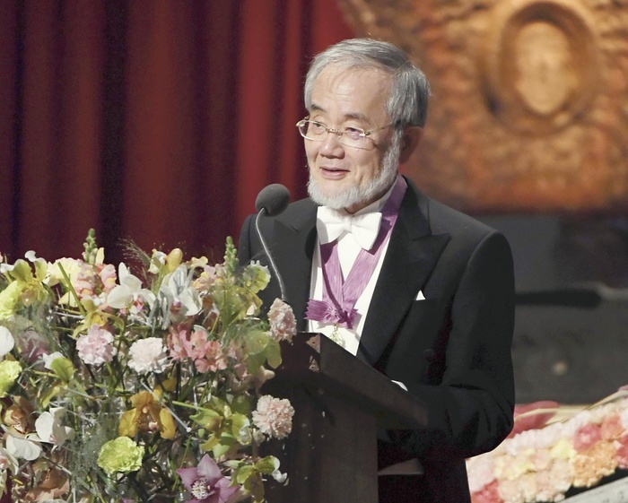 Nobel Prize 2016. Dinner in Stockholm Yoshinori Osumi, professor emeritus at Tokyo Institute of Technology, delivers a speech at a dinner party after the Nobel Prize award ceremony at 10:38 p.m. on October 10 at the Stockholm City Hall  representative photo .