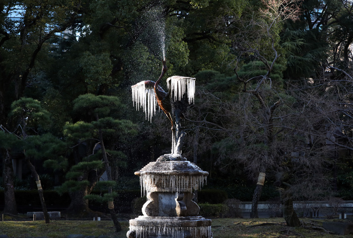 Strongest Cold Wave in the Japanese Archipelago Severe cold in central Tokyo January 15, 2017, Tokyo, Japan   A frozen crane sculpture fountain with icicles hanging from its wings sprays water into the air at the Hibiya park in Tokyo on Sunday, January 15, 2017. A cold atmosphere sent temperatures plunging below zero in Tokyo metropolitan area.    Photo by Yoshio Tsunoda AFLO  LWX  ytd 