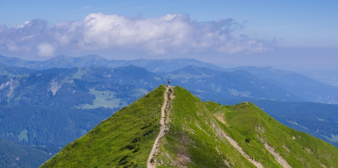Germany, Bavaria, Allgaeu Alps, Fellhorn, panoramic view of hiking trail and hiker
