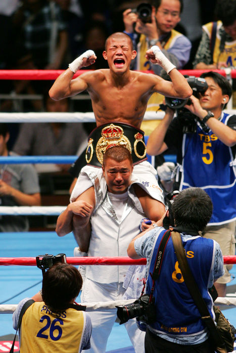 Koki Kameda, Shiro Kameda
AUGUST 2, 2006 - Boxing : WBA Light fly weight Championship
WBA Light fly weight Championship
at Yokohama Arena, Kanagawa, Japan.
(Photo by AFLO) (1046)