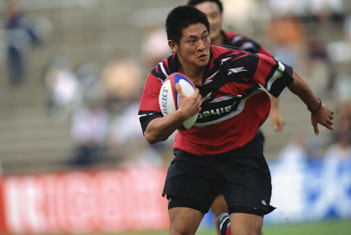 Teppei Tomioka (Toshiba Fuchu), Teppei Tomioka
OCTOBER 6, 2001 - Rugby : Teppei Tomioka of Toshiba Fuchu runs with the ball during the 2001 East Japan Workers' Rugby League match between NEC 28-17 Toshiba Fuchu at Prince Chichibu Memorial Rugby Stadium in Tokyo, Japan.
 (Photo by AFLO SPORT) [1045].