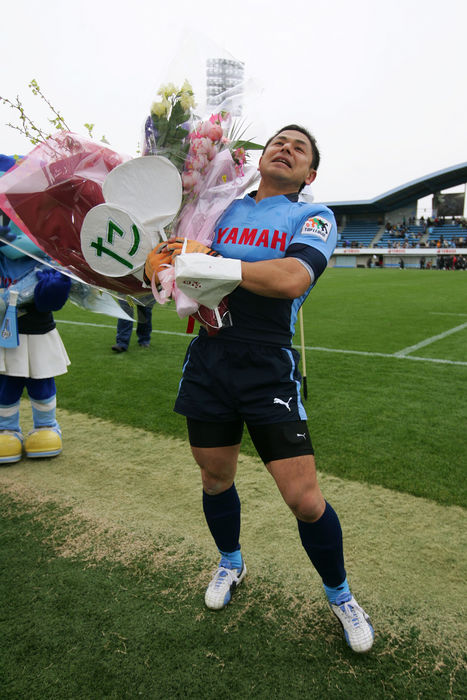 Retirement Ceremony for Gogo Murata Wataru Murata  YAMAHA  FEBRUARY 2, 2008   Rugby :. Japan Rugby Top League 2007 2008, 13th Sec match between YAMAHA JUBILO 21 39 TOSHIBA BRAVE LUPUS at YAMAHA Stadium, Shizuoka, Japan.   Photo by AFLO SPORT   1045 .
