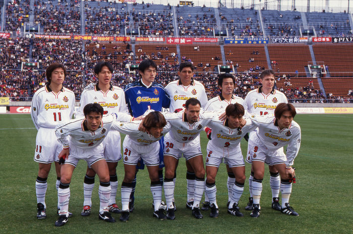 Nagoya Grampus Eight team group line-up,
MARCH 11, 2000 - Football : Nagoya Grampus Eight team group shot before the 2000 J.League Division 1 1st stage opening match between Kashima Antlers 1-0 Nagoya Grampus Eight at National Stadium in Tokyo, Japan. (Photo by Ryuichi Kawakubo/AFLO SPORT) [1013]