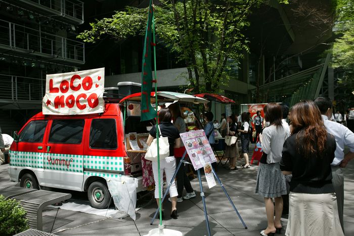 Portable Sale Car, Store of Loco Moco
June 20, 2007 - News : during the Lunch Time in Yurakucho, Tokyo, Japan
Loco Moco during the Lunch Time in Yurakucho, Tokyo, Japan.
(Photo by AFLO) [0911].