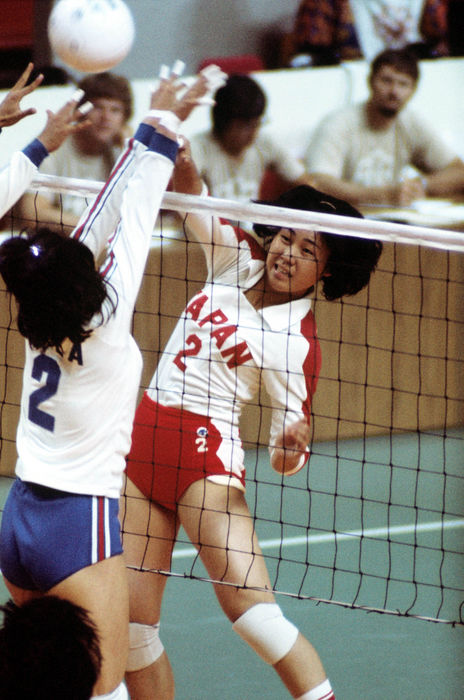 1976 Montreal Olympics Women s Volleyball Mariko Okamoto  JPN , Mariko Okamoto  JPN  JULY 29, 1976   Volleyball :. Mariko Okamoto  2 of Japan spikes the ball during the 1976 Montreal Olympic Games Women  39 s Volleyball semi final match between Japan 3 0 South Korea in Montreal, Quebec, Canada.  Photo by Shinichi Yamada AFLO   0348 .