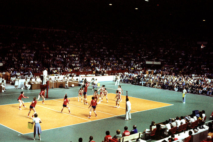 1976 Montreal Olympics, Women s Volleyball Final General view,  JULY 30, 1976   Volleyball :  A general view of action during the 1976 Montreal Olympic Games Women  39 s Volleyball final match between Japan 3 0 Soviet Union in Montreal, Quebec, Canada.   Photo by Shinichi Yamada AFLO   0348 