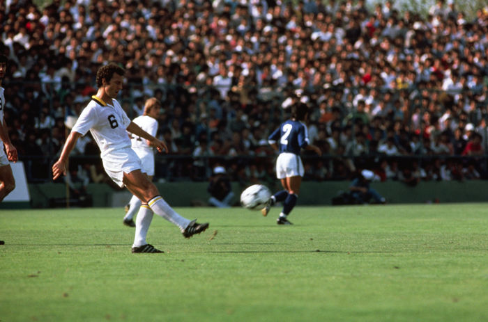 Franz Beckenbauer (New York Cosmos), 
1979 - Football : Franz Beckenbauer #6 of New York Cosmos in action during the match.
(Photo by AFLO) [0212]