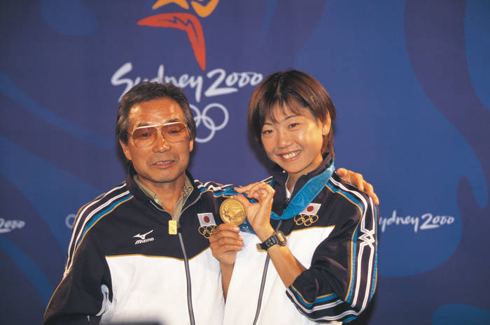 2000 Sydney Olympics: Women s marathon: Takahashi wins gold Director Yoshio Koide left  Naoko Takahashi right , Gold Medal, Sydney Olympic 2000,  Photo by Koji Aoki AFLO SPORT   0008 .