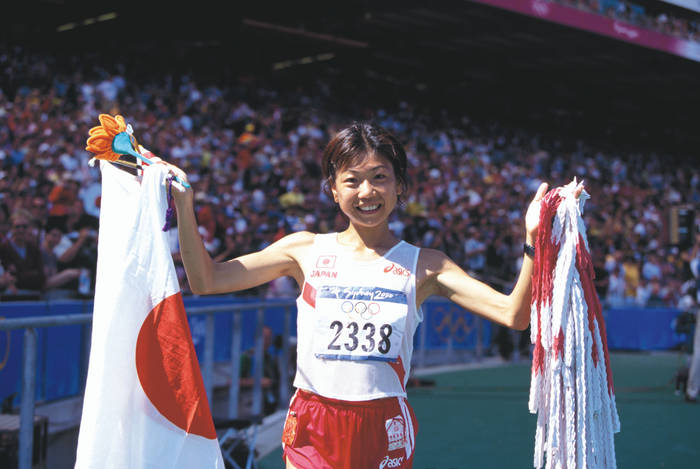 2000 Sydney Olympics Women s Marathon Gold Medal for Takahashi Naoko Takahashi, Gold Medal, Sydney Olympic Games 2000,  Photo by Koji Aoki AFLO SPORT   0008 .
