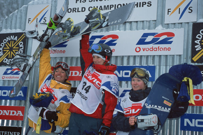 Doriane Vidal (FRA), Stine B. Kjeldaas (NOR), Sari Gronholm (FIN),
JANUARY 27, 2001 - Snowboarding : Doriane Vidal of France (C, gold), Stine B. Kjeldaas of Norway (L, silver) and Sari Gronholm of Finland (R, bronze) celebrates on the podium during the medal ceremony of the Women's Half Pipe at the 2001 FIS Snowboard World Championships in Madonna di Campiglio, Italy.
(Photo by Koji Aoki/AFLO SPORT) [0008]