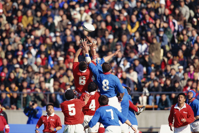 Toshiba Fuchu vs Kobe Steel, Kobe Steel
FEBRUARY 28, 1999 - Rugby : Toshiba Fuchu and Kobe Steel players battle for the ball in the line-out during the 36th Japan Rugby Football Championship final match between Toshiba Fuchu 24-13 Kobe Steel at National Stadium in Tokyo, Japan.
(Photo by Koji Aoki/AFLO SPORT) [0008].