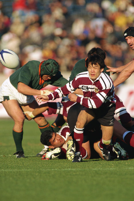 Yoji Nagatomo (Suntory),...
JANUARY 31, 1999 - Rugby : Yoji Nagatomo of Suntory passes the ball during the 51st All Japan Workers' Rugby Championship final match between Toyota 28-27 (Photo by AFLO SPORT) (Photo by AFLO SPORT)
(Photo by AFLO SPORT) [0007].