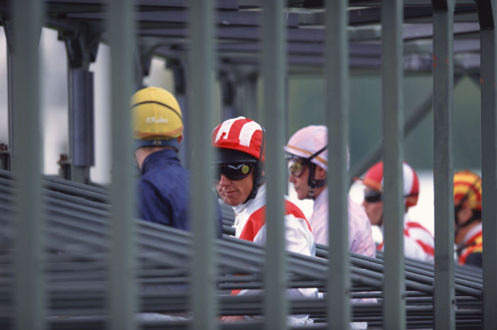 Olivier Peslier and Sagamix, 
October 4, 1998 - Horse Racing : 
Olivier Peslier on his way to his third consecutive win on Sagamix #8 (Pink Cap)  in the Prix de L''Arc de Triomphe at Longchamp in Paris. 
(Photo by Masakazu Watanabe/AFLO SPORT) [0005]