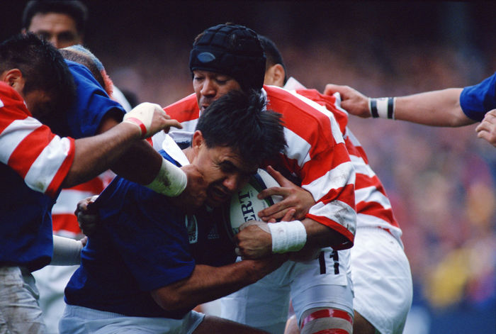 1999 Rugby World Cup First round league Pool D Stephen Bachop  SAM , Terunori Masuho  JPN  OCTOBER 3, 1999   Rugby : Stephen Bachop of Samoa and Terunori Masuho of Japan fight for the ball during the IRB World Cup 1999 Pool D match between Japan 9 43 Samoa at Racecourse Ground in Wrexham, Wales.   Photo by Jun Tsukida AFLO SPORT   0003 .